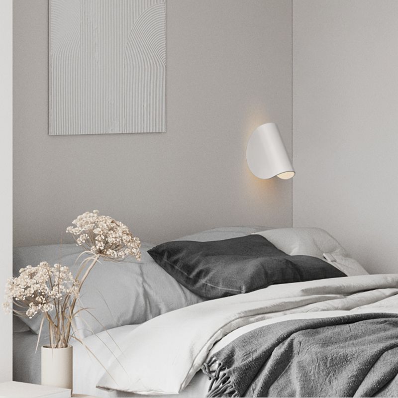 Nordic Style Metal Wall Light Geometric Shape LED Wall Sconce for Bedroom