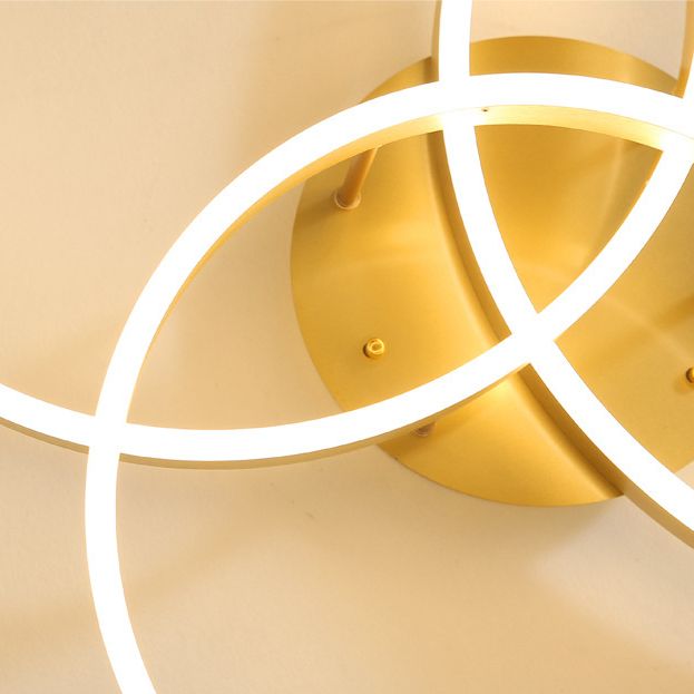 Metal Circle Ceiling Flush Mount Light Modern Style LED Gold Ceiling Light Fixture