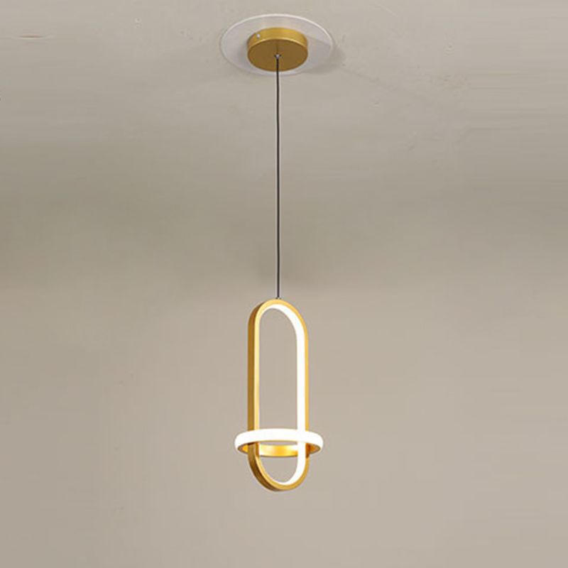 Aluminium LED Hanging Light dans un style concis moderne en fer forgé, une lumière suspendue géométrique avec une teinte en silicone