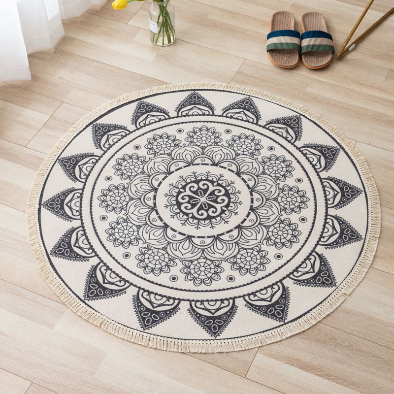 Fancy Bohemian Area Carpet Beige Polyester Area Rug Easy Care Fringe Rug for Living Room