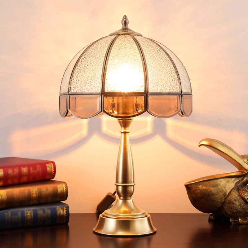 1 Kopfwasserglas Tischlampe Traditionelle Bronzekuppel Schlafzimmer mit überbrochenem Nachtlicht