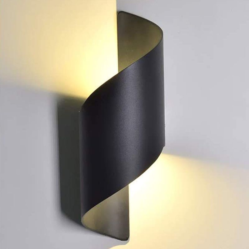 Postmodern Style Metal Wall Light LED Wall Sconce Light for Living Room