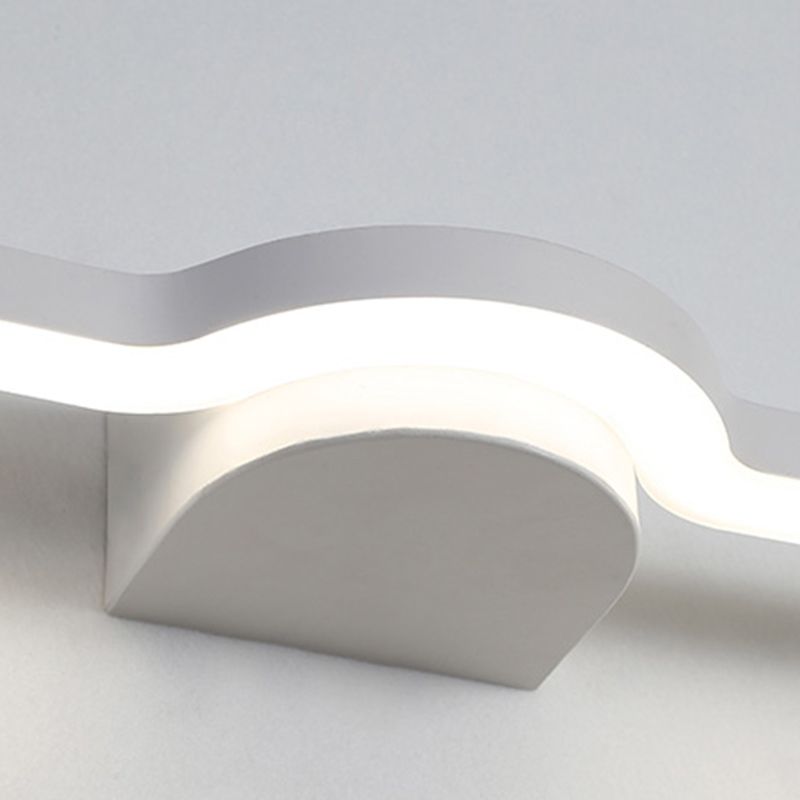 Luce da parete di forma lineare in metallo moderno a 1 lucciola lampada montata