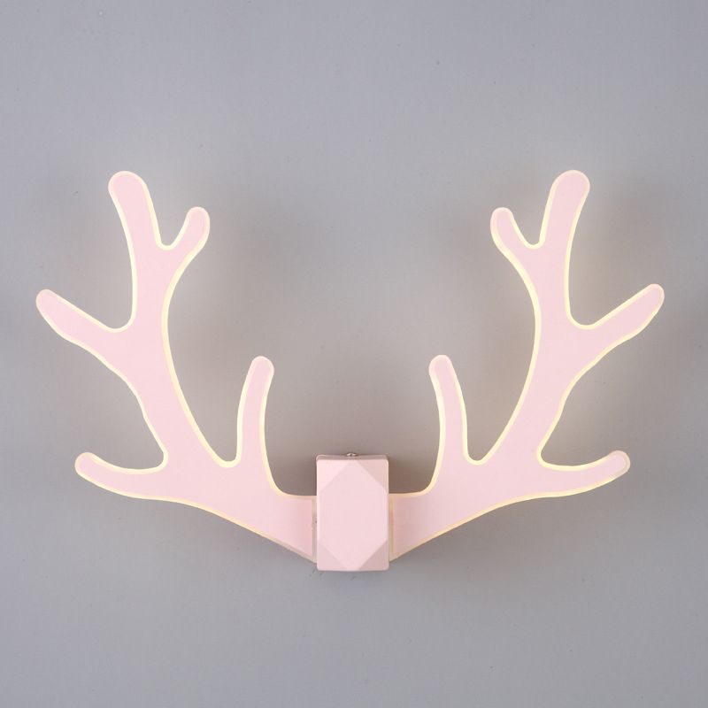 Éclairage mural en métal de forme unique