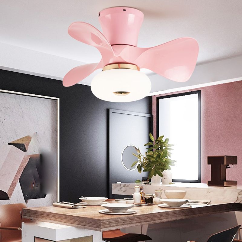 Ventilateur de plafond géométrique clair