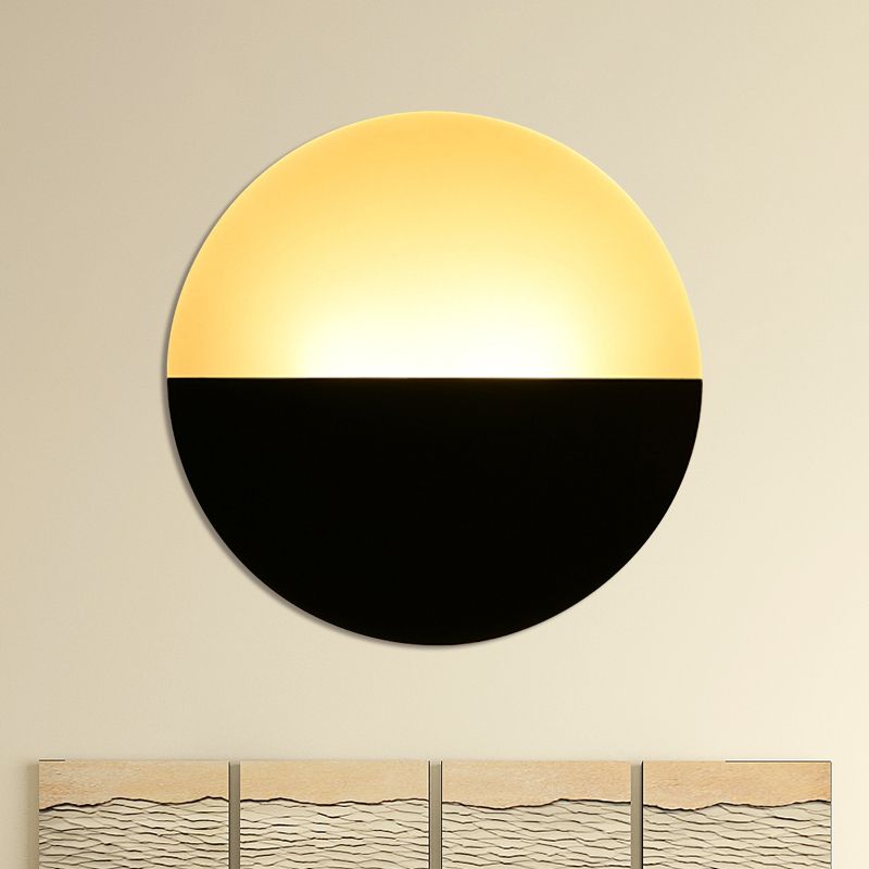 Simplicità Round Round Acrilic Wall Sconce LED Luce a parete a parete singola Apparecchiatura in bianco/nero