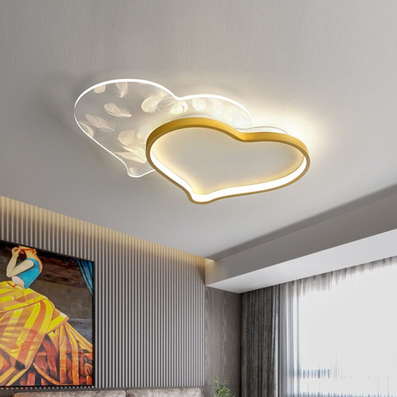 Nordic Double-Heart Shaped Flush Light Acryl Schlafzimmer LED Flush Mount Deckenleuchte mit Feder Dekor