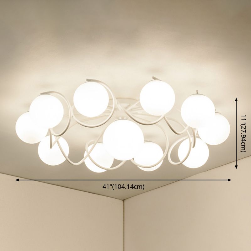 Weißer Glasball -Cluster Deckenleichter zeitgenössischer Einfachheitstil Semi Flush Mount Lampe mit Eisen kreativer Lampe Pfosten
