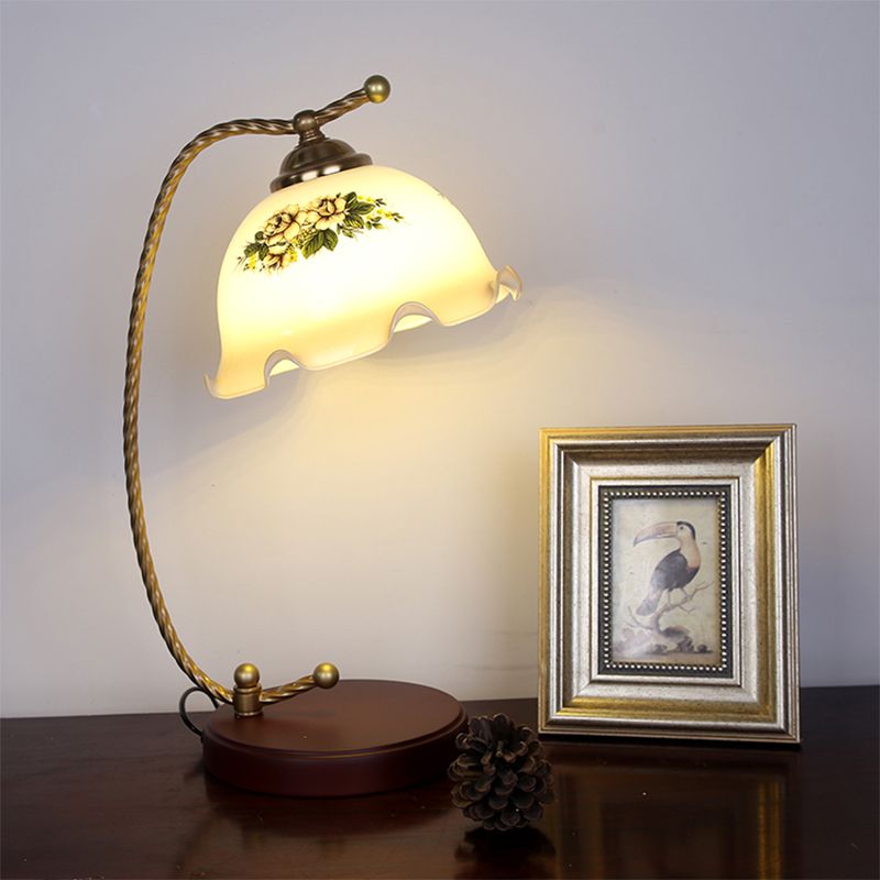 Modern Style Flower Shape Table Lamp Glass 1 Light Table Light