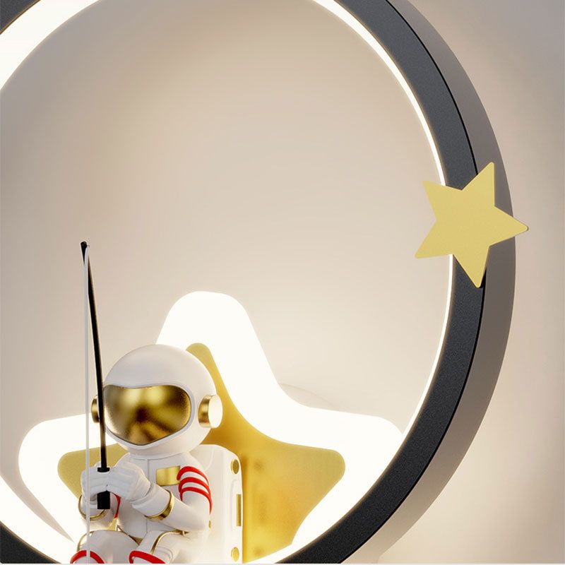 Modern Style LED Wall Light Fixture Creative Astronaut Wall Light Sconce for Bedroom