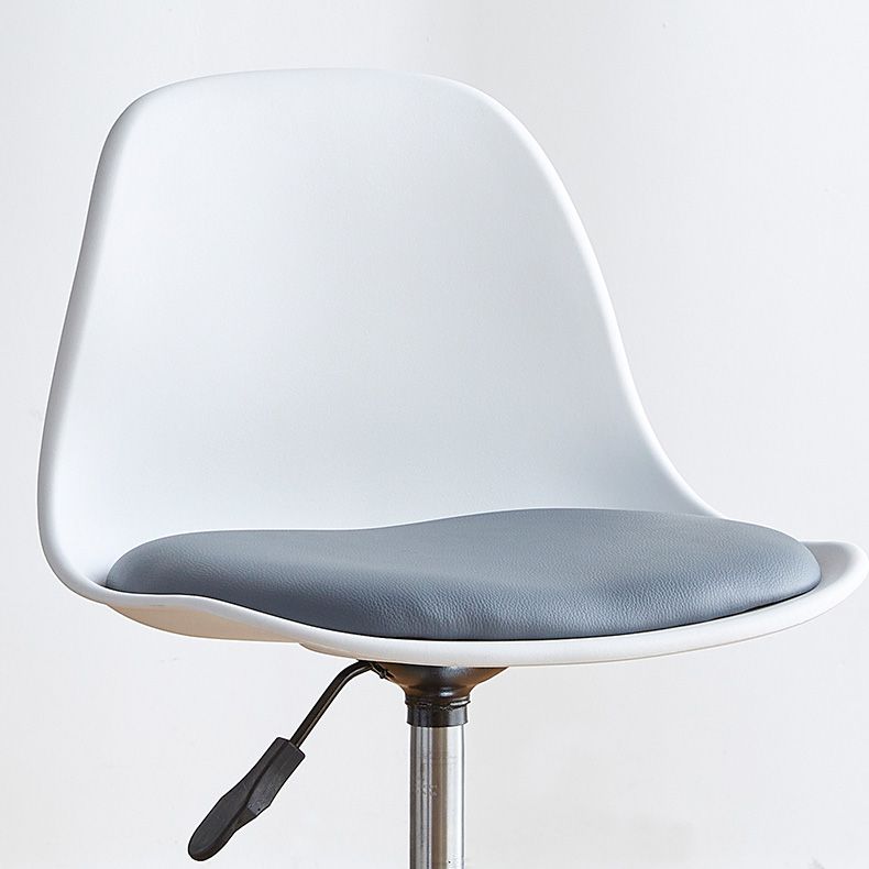 Contemporary Liftable Bar-stool Plastic Counter Bar Stool with Metal Legs