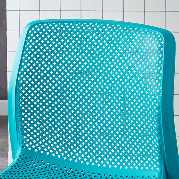 Contemporary Style Low Back Plastic Dining Side Chair for Home Use