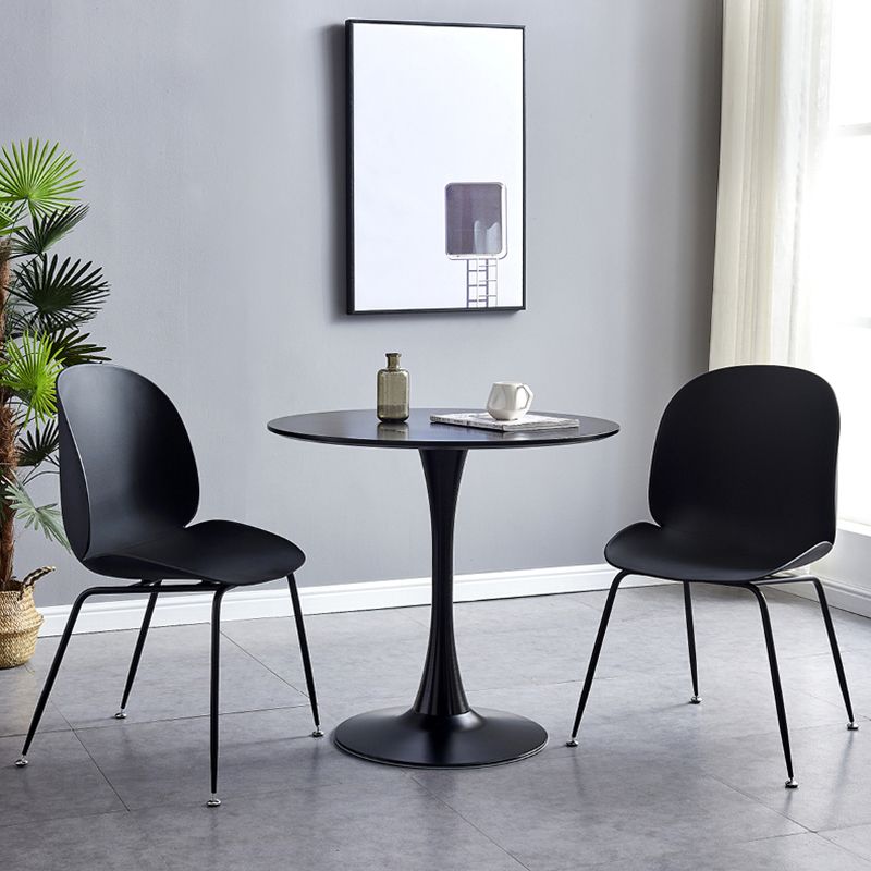 Round Modern Style Solid Wood Dining Table Dining Furniture with Tulip Base