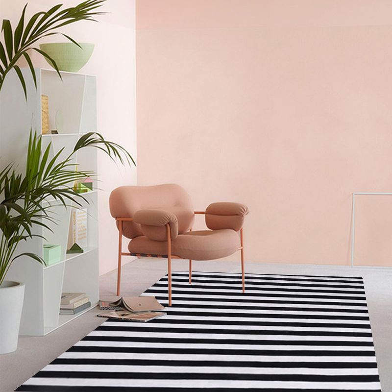 Zwart-wit modern tapijt polyester streeppatroon Tapijt wasbaar niet-slip achterste rug tapijt voor woonkamer