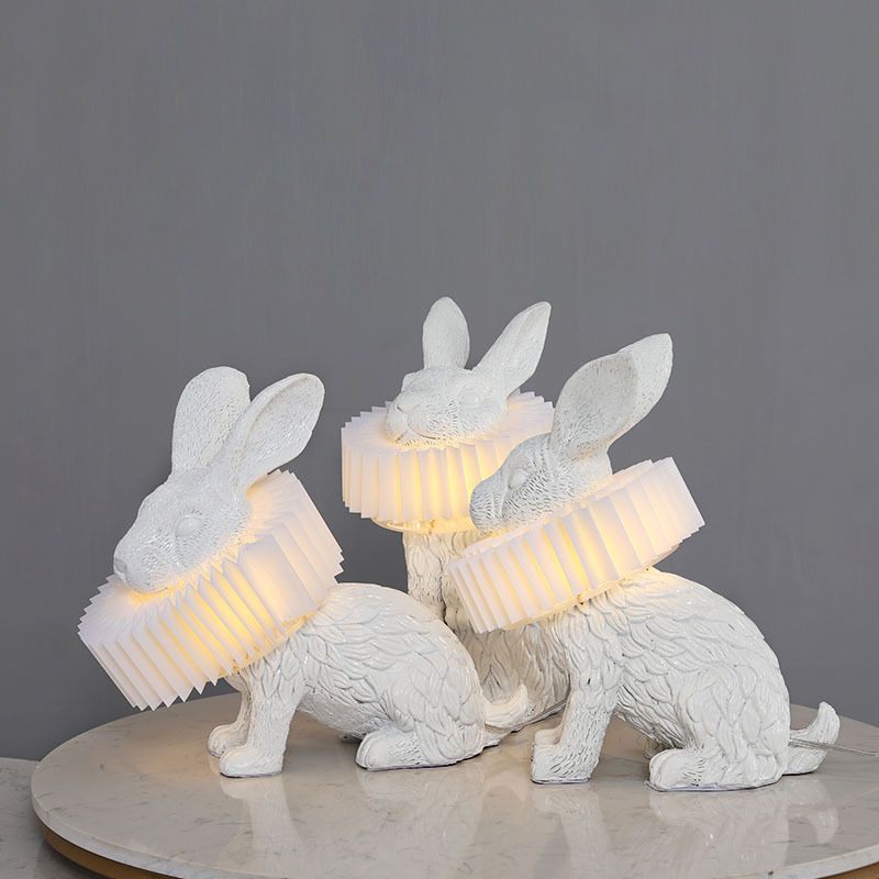 Lampada da comodino a forma di coniglio in resina a LED moderna a LED LED Accensione in bianco