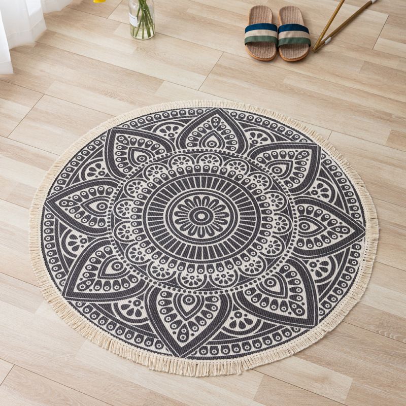 Fancy Bohemian Area Carpet Beige Polyester Area Rug Easy Care Fringe Rug for Living Room
