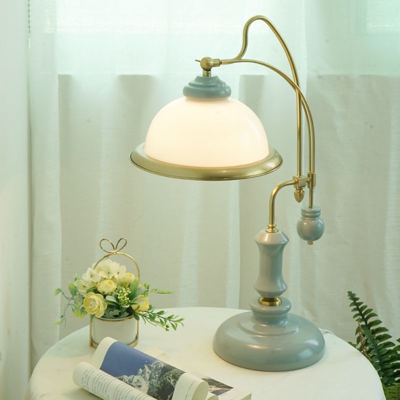 Lampada da lettura vintage a forma di ciotola Illuminazione da comodino in vetro smerigliato a 1 luce con braccio curvo in blu