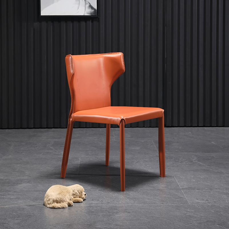 Zeitgenössischer Esstuhl mit Metallbeinen Wingback Parsons Stuhl für den Heimgebrauch