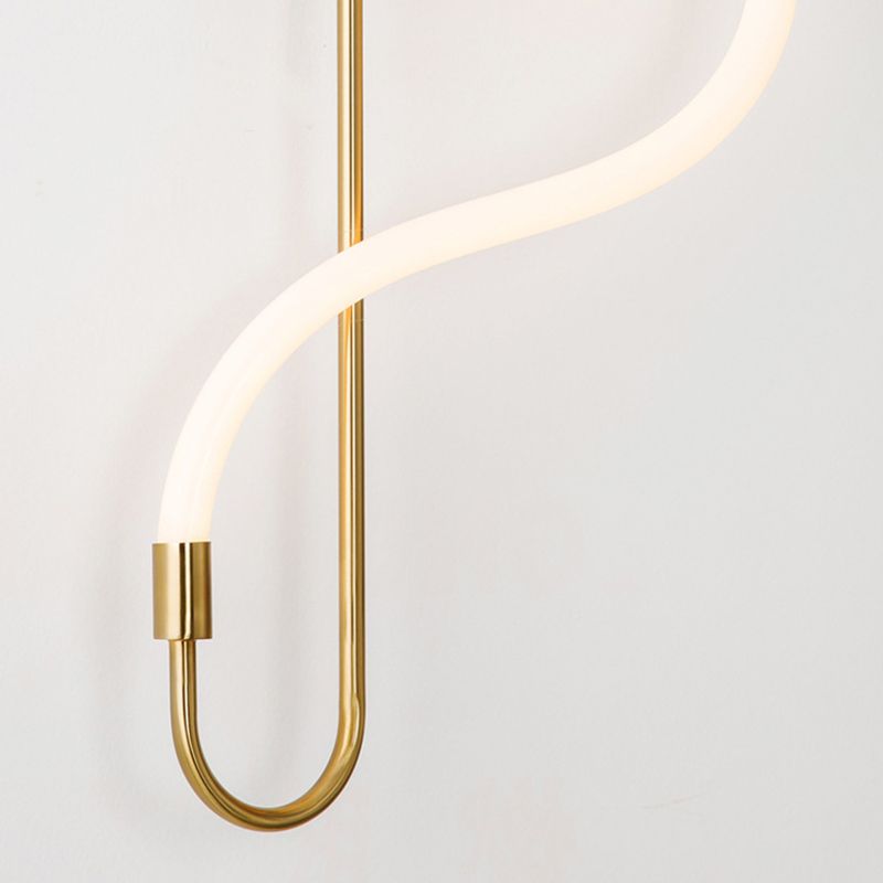 Gold Linear LED Wall Lamp in Modern Creative Style Wrought Iron Wall Sconce with Silicone Shade