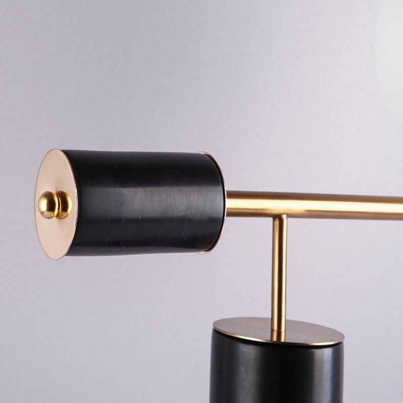 Lampada da comodino postmoderna singola in marmo da tavolo da soggiorno a cilindro con paralume in vetro color crema in nero