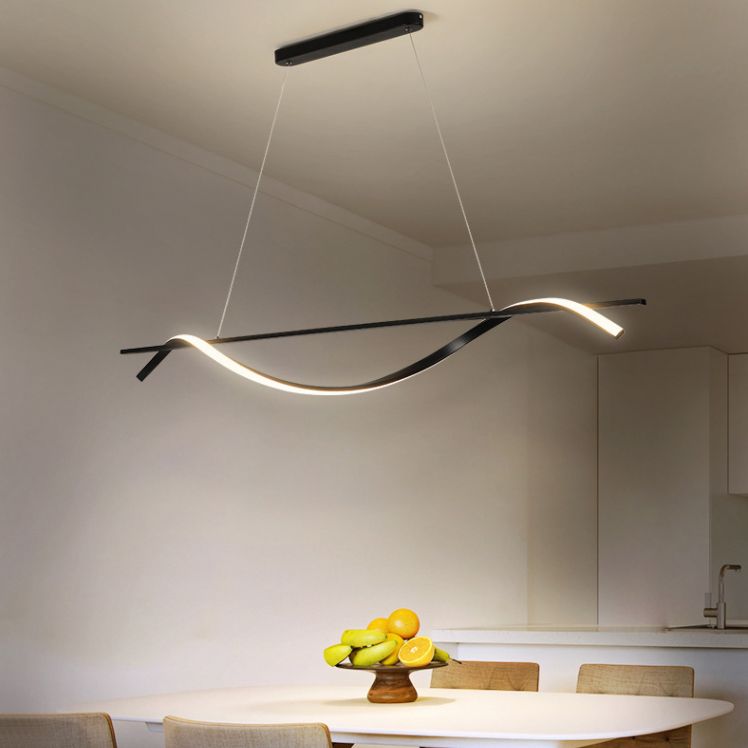 Lauteur de l'île LED de fer laqué dans le pendentif linéaire acrylique moderne de style concis moderne pour salle à manger