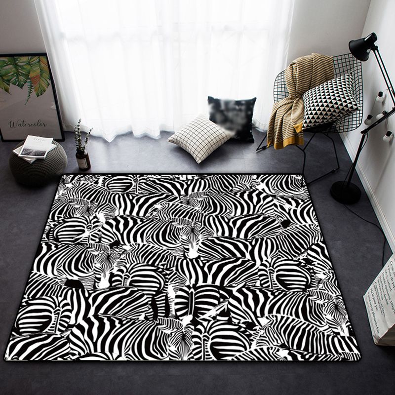 Black Modern Carpet Tiger Pattern Polyester Area Rug Stain Resistant Rug for Home Decor