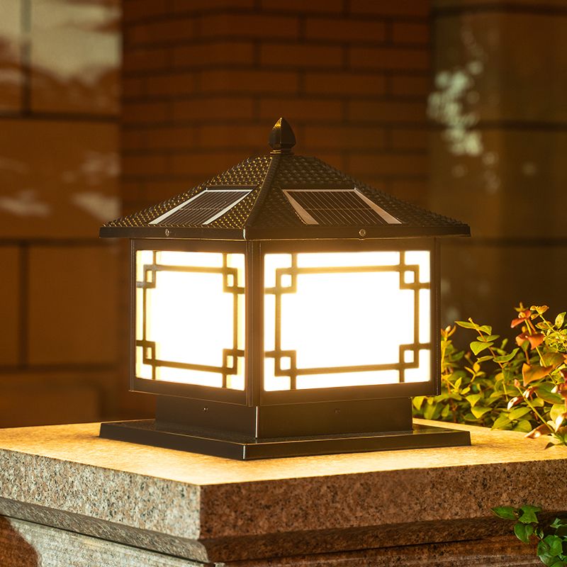 Minimalist Style LED Solar Lighting Fixture with Acrylic Shade for Garden