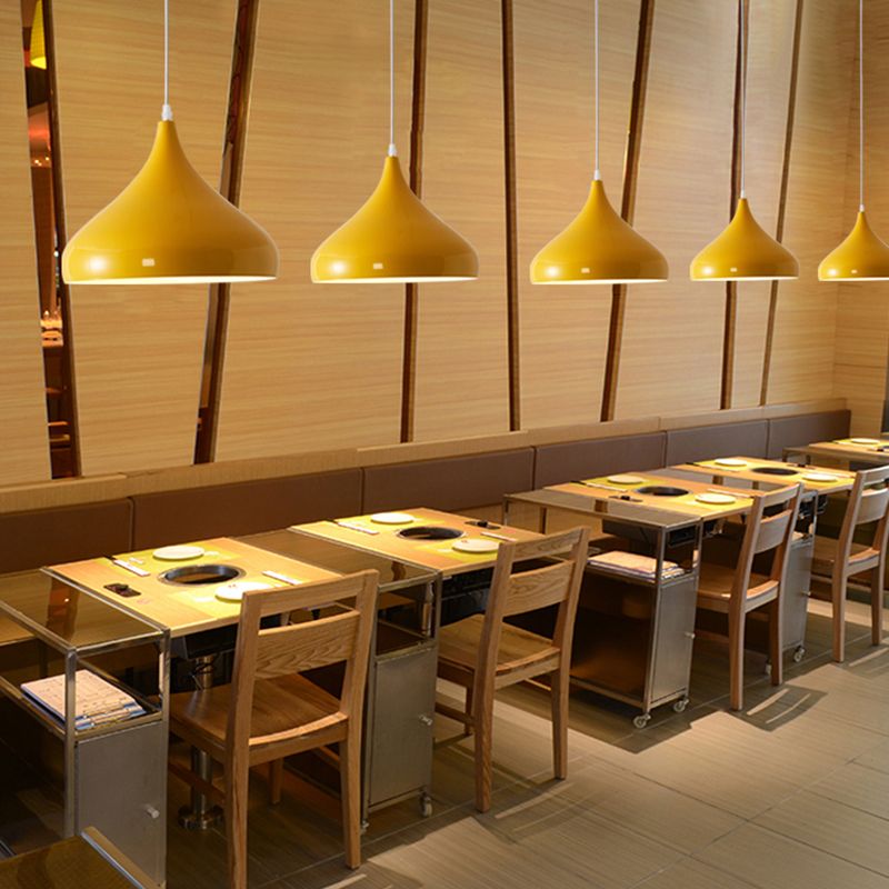 Shade de couverture en métal.