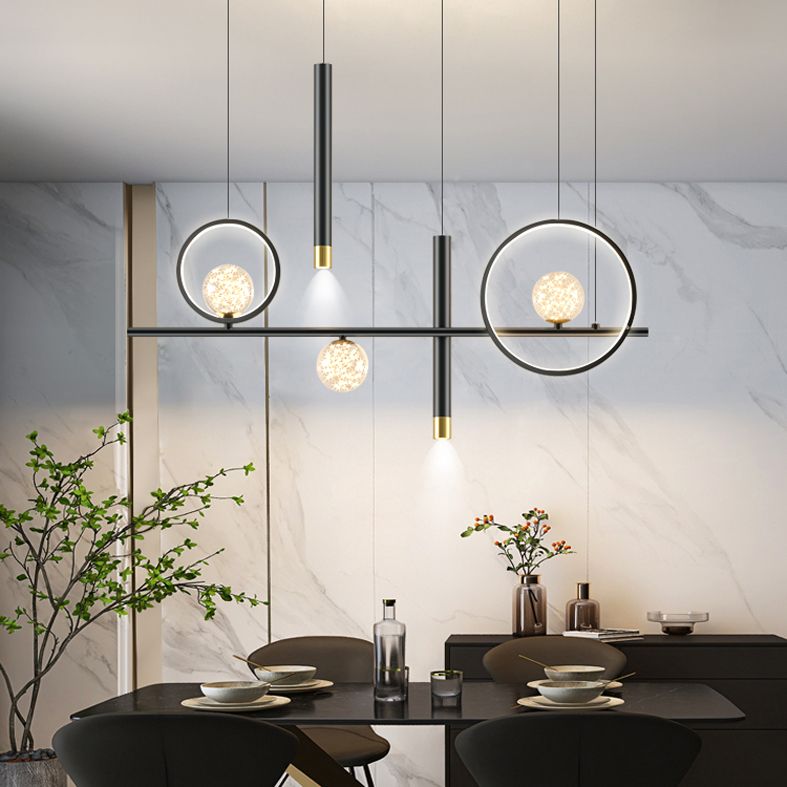 Impostazione dell'illuminazione del lampadario ombreggiato in metallo per la sala da pranzo