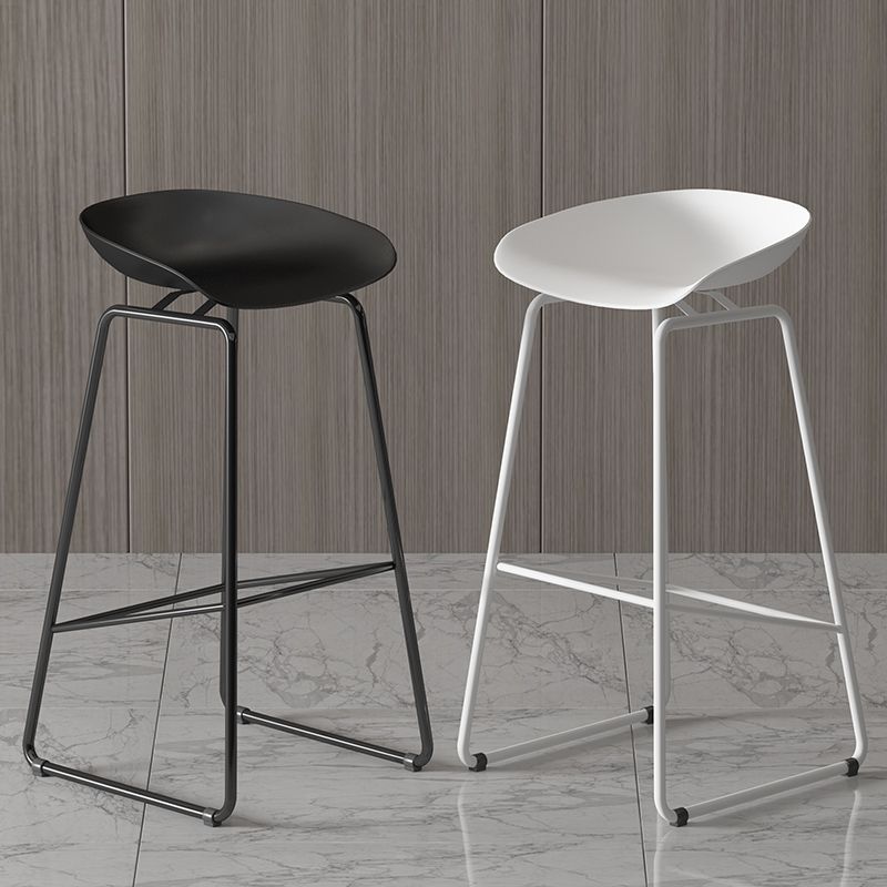 Scandinavian Style Bar-stool with Bucket Seat Counter Stool for Kitchen Bar