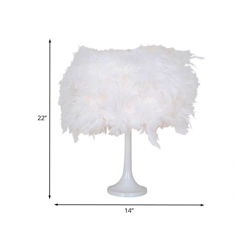 Lampada da comodino moderna con illuminazione da scrivania a 1 luce in piuma bianca con paralume in tessuto per soggiorno