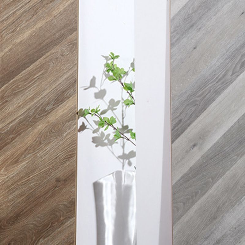 Wooden Modern Laminate Flooring Click Lock Stain Resistant Plank Flooring