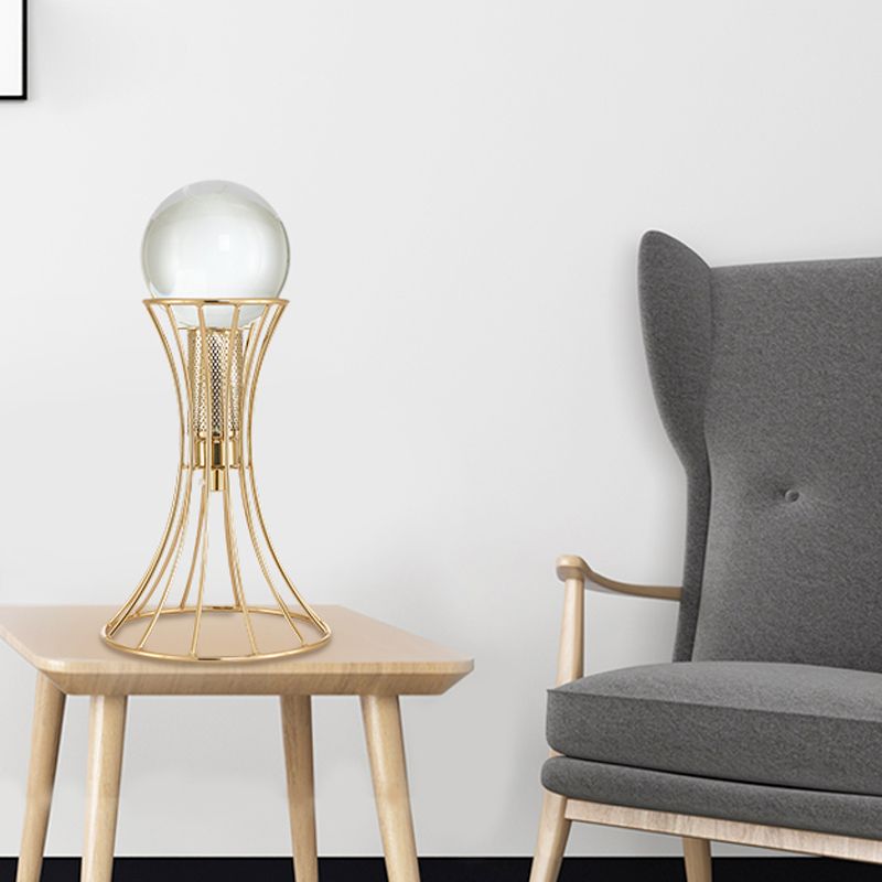 Heldere kristallen bol bureaulamp Minimalistische LED-leeslamp met gouden zandloperkooi metalen voet
