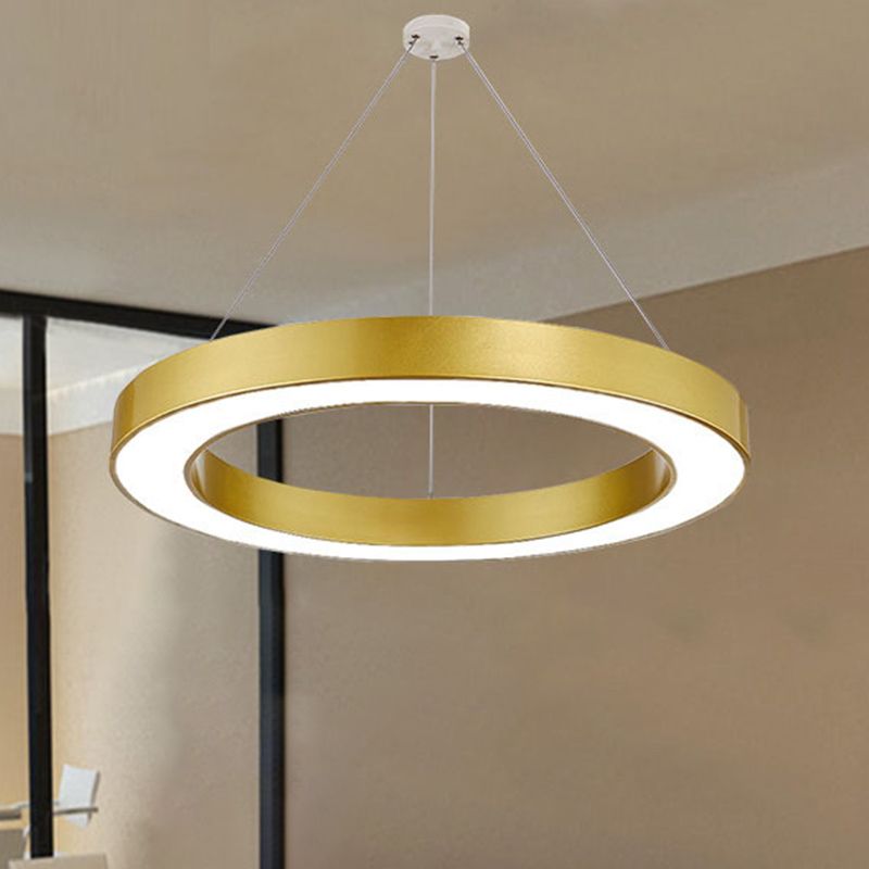 Lampada a sospensione della sala riunioni.