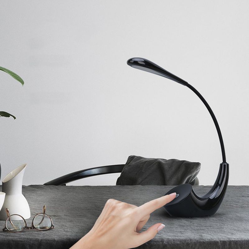 Plastic Flexible Arm Desk Lamp Minimalist LED Rechargeable Reading Light with Touch Control