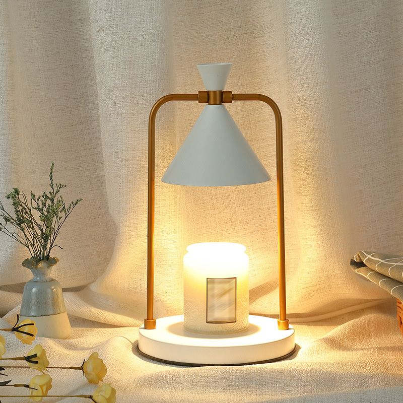Lampada da tavolo a forma di cono in stile postmoderno Lampada da tavolo in metallo a 1 luce per camera da letto