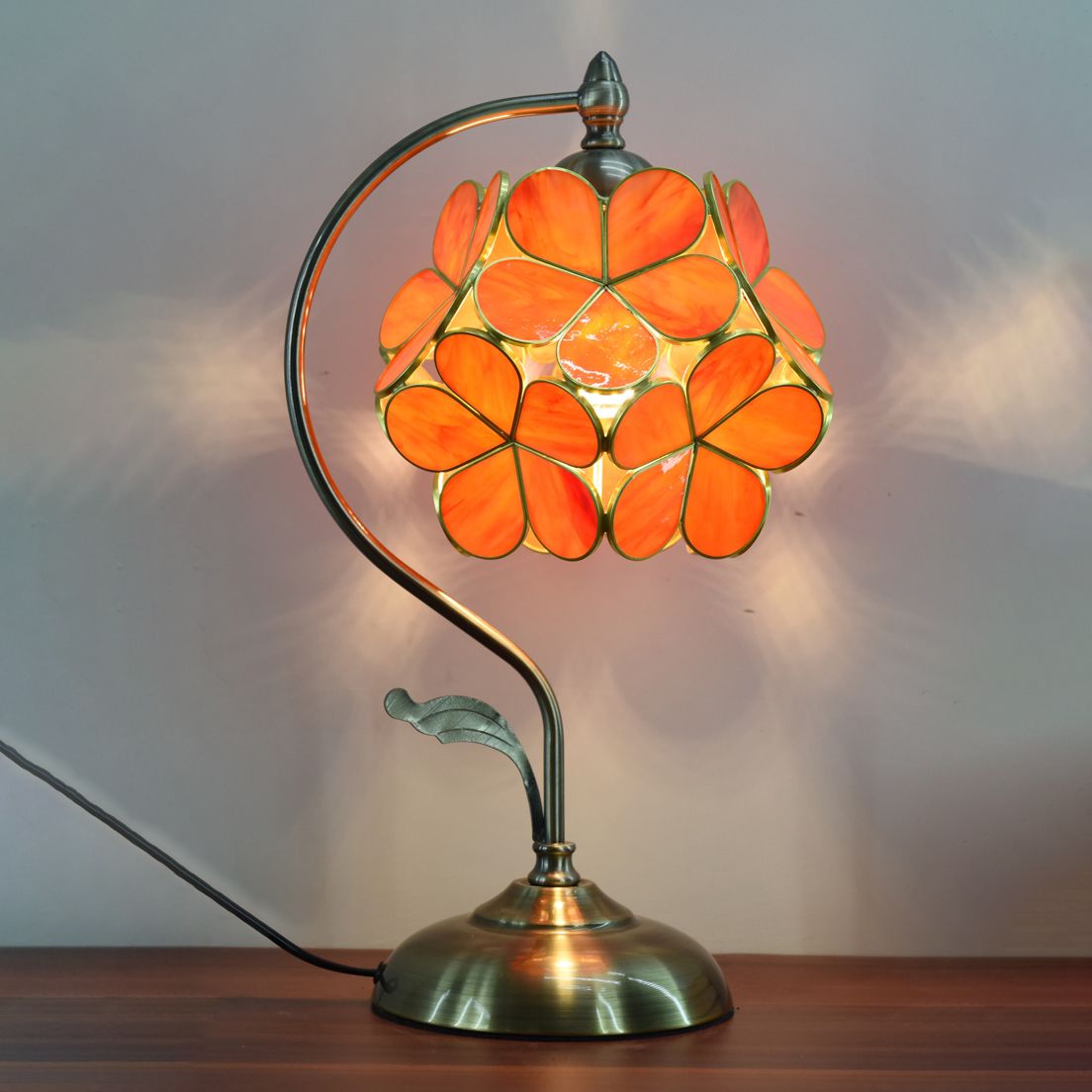 Lampe de table de nuit à fleur de fleur en cluster Tiffany Style Glass Nightstand lampe pour chambre à coucher