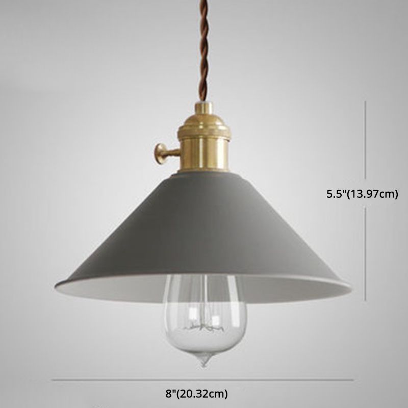 Lampada a ciondolo a ciondolo a pendente conica a pendente in metallo.