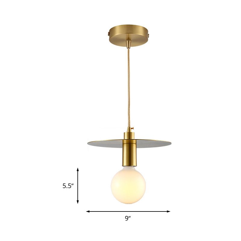 Postmoderno Globe Costeo VIDRIO BLANCO 1 Cabeza Kit de lámpara colgante de dormitorio con sombra de metal de disco dorado