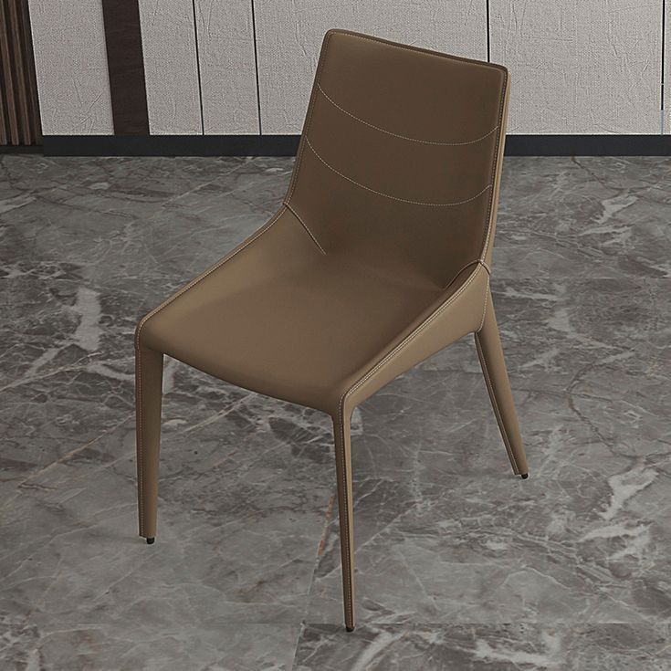 Chaise de salle à manger contemporaine en simili cuir, finition mate, dossier solide