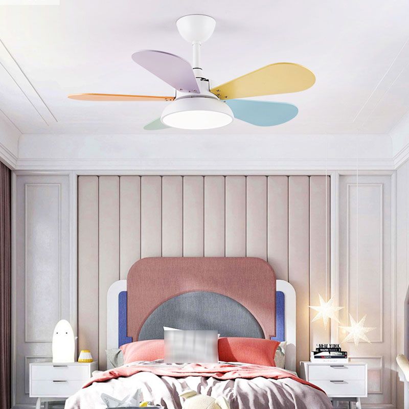 Niños Artísticos LED Light Light Iron Fan Landelier con lámina de madera colorida