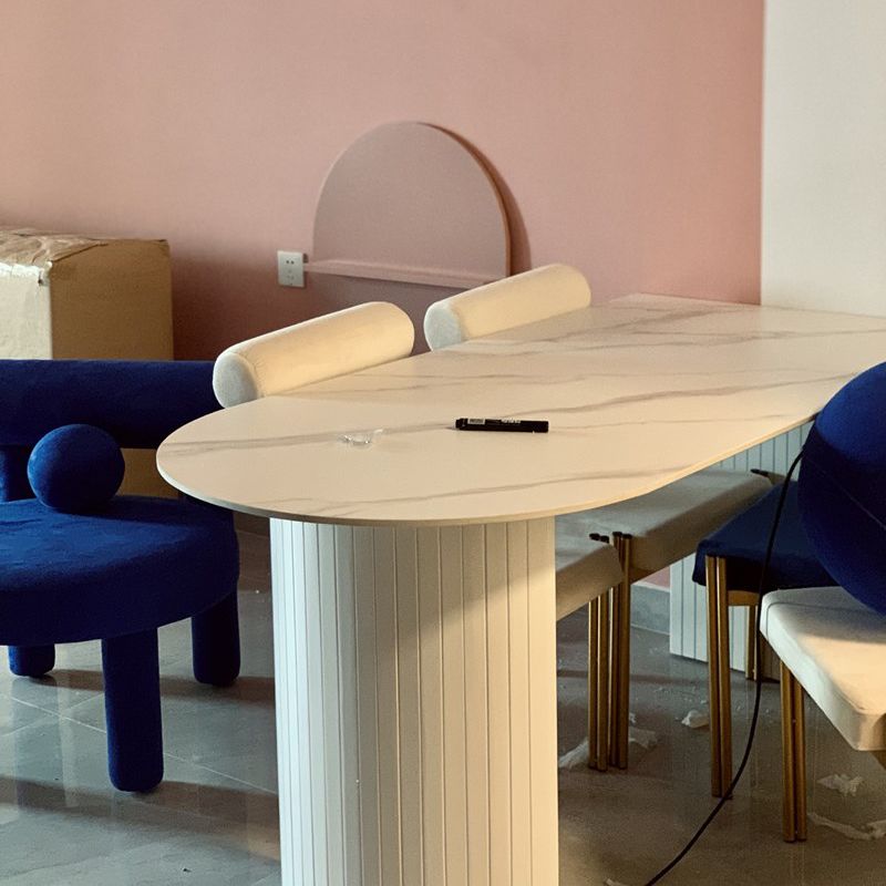Freie Form gesinterte Stein weißer Esstisch Moderner Doppelpodestisch für Esszimmer