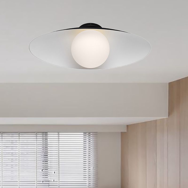 Plafonnier de couloir à 1 lumière en verre dépoli à montage encastré Orb simple en noir/blanc avec abat-jour ovale en métal
