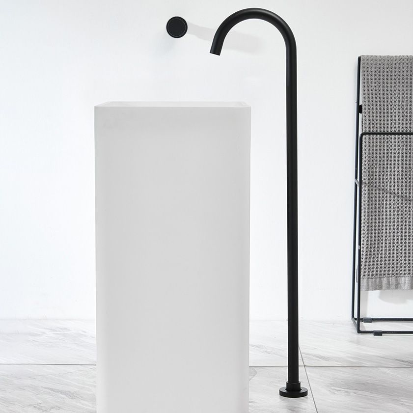 Floor Mounted Freestanding Tub Filler 1-Handle High Arc Tub Faucet