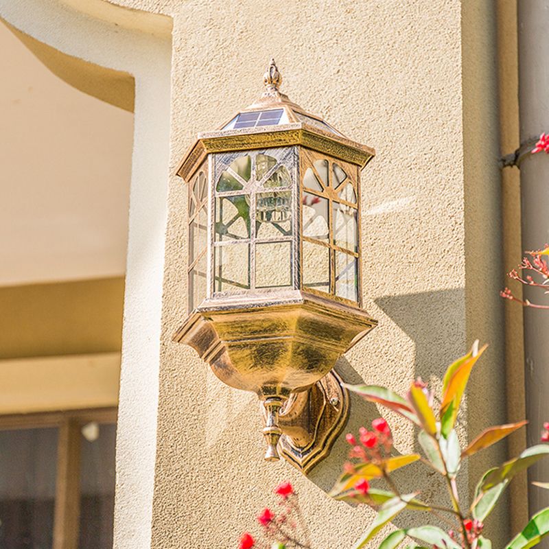 Clear Glass Black/Brass Solar Wall Lighting Faceted Traditional LED Lantern Wall Sconce for Outdoor