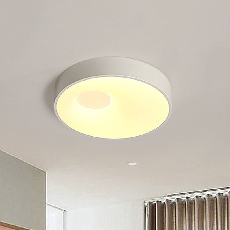 Ronde Slaapkamer Flushmount Verlichting Metaal 18 "/23.5" Dia LED Hedendaagse Plafond Armatuur in het wit met acryl diffuser