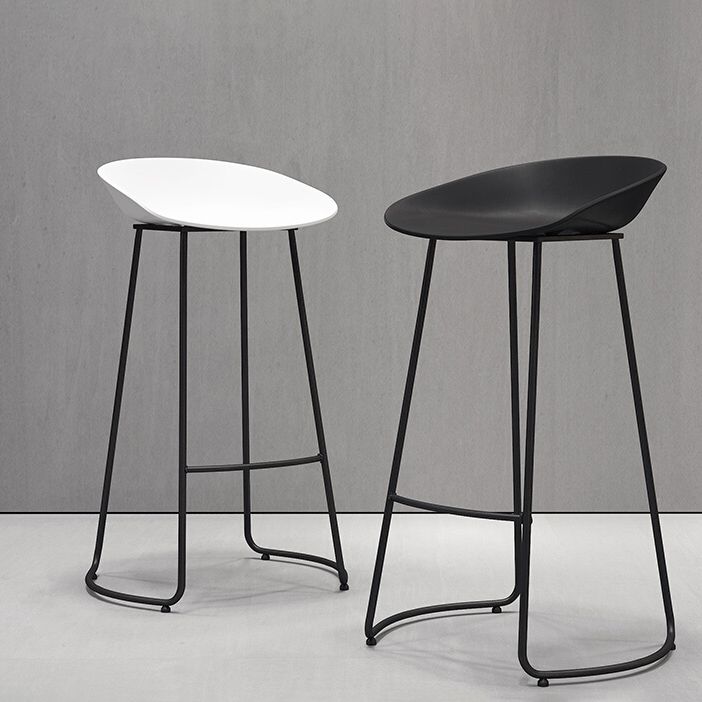 Modern Style Metal Bar Stool with Footrest and Low Back Cafe Creative Bar Stool