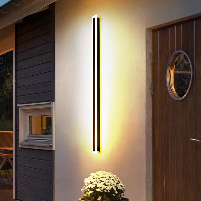 Linear Shape Metal Wall Lighting Modern Style 1 Light Wall Mount Light in Black