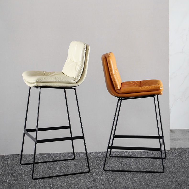 Modern Restaurant Leather Stool Matte Finish Footrest Low Back Barstool