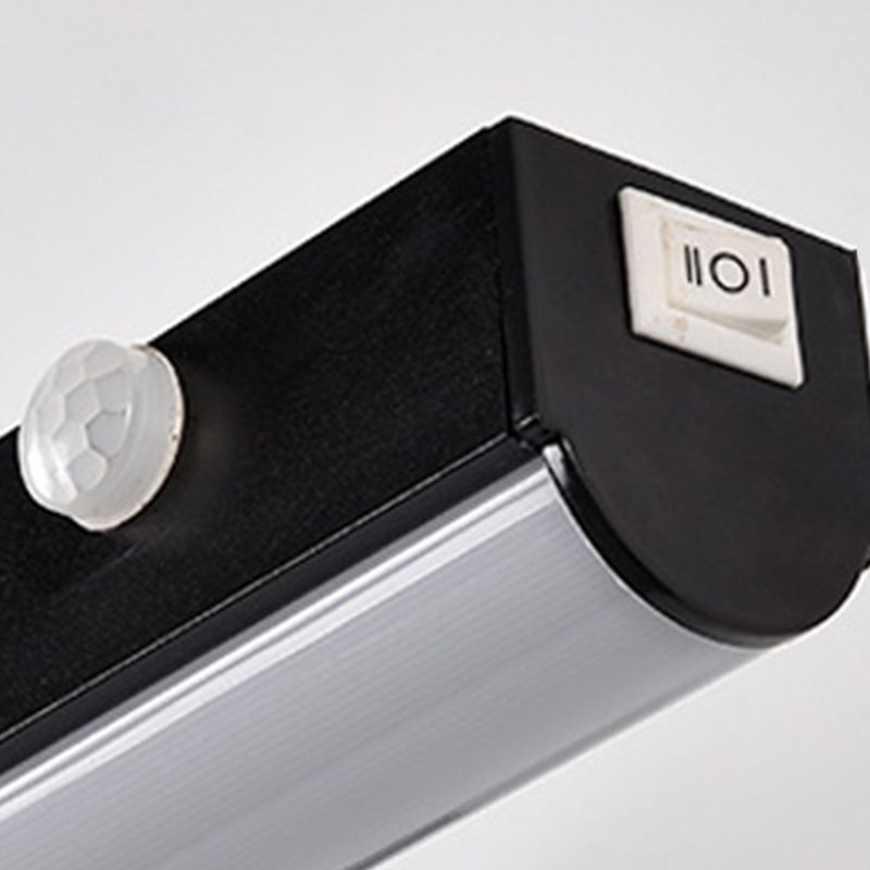 Metal Linear Shade Wall Sconce Modern Style Modern 1 Apparecchio di illuminazione da parete a specchio leggero in nero